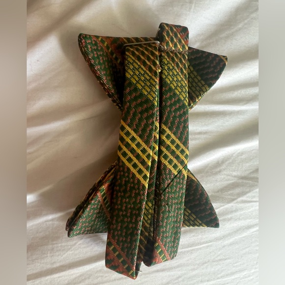 Men’s yellow/green/red pattern adjustable bow tie - Picture 2 of 2